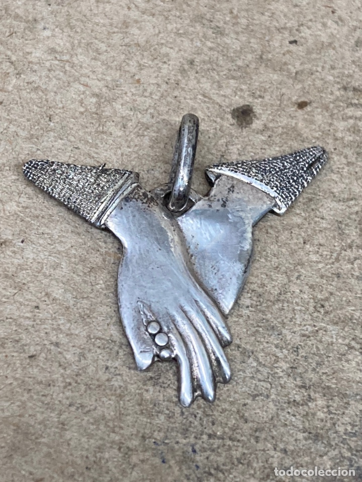 Joyeria: Colgante manos entrelazadas de plata C-206 - Foto 1