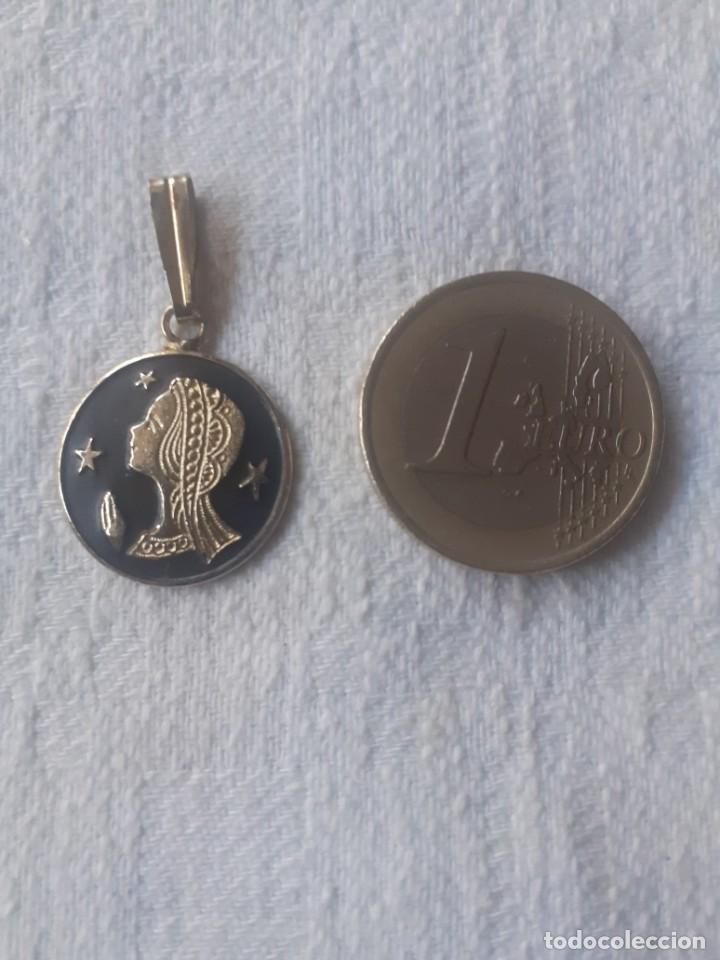 Joyeria: medalla de la Vrgen en damasquinado de Toledo - Foto 1