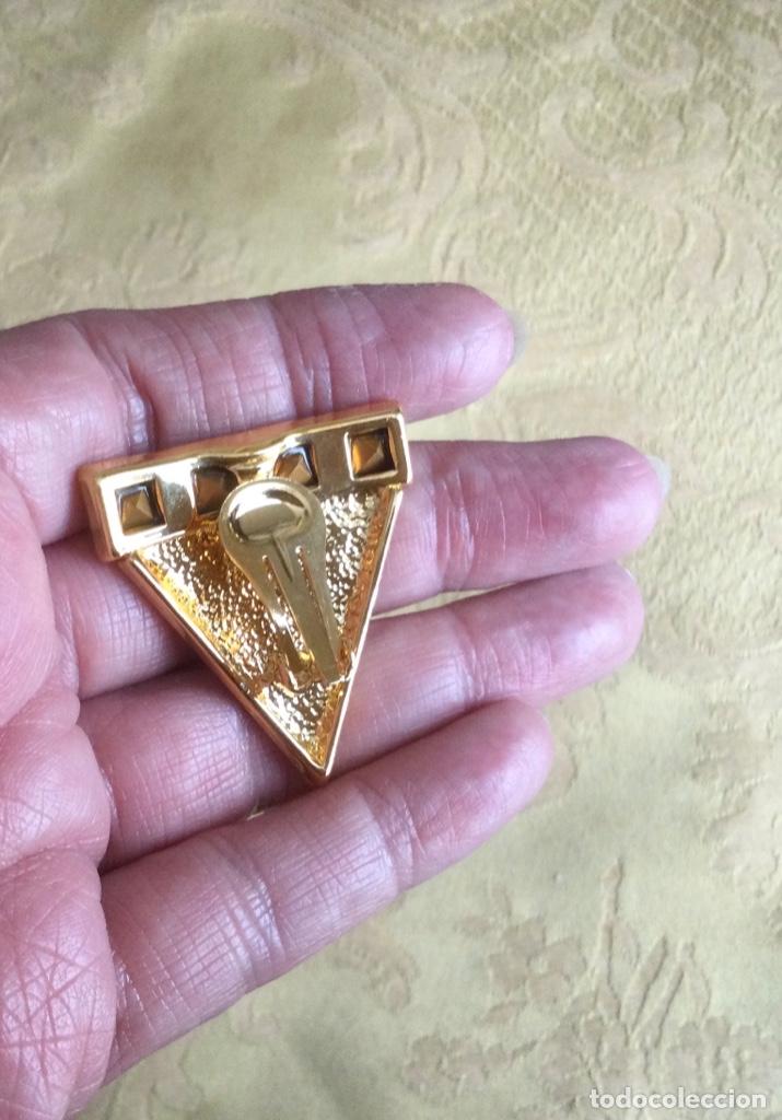Joyeria: PENDIENTES METAL DORADOS CON FORMA TRIANGULAR A&Ntilde;OS 80 - Foto 6