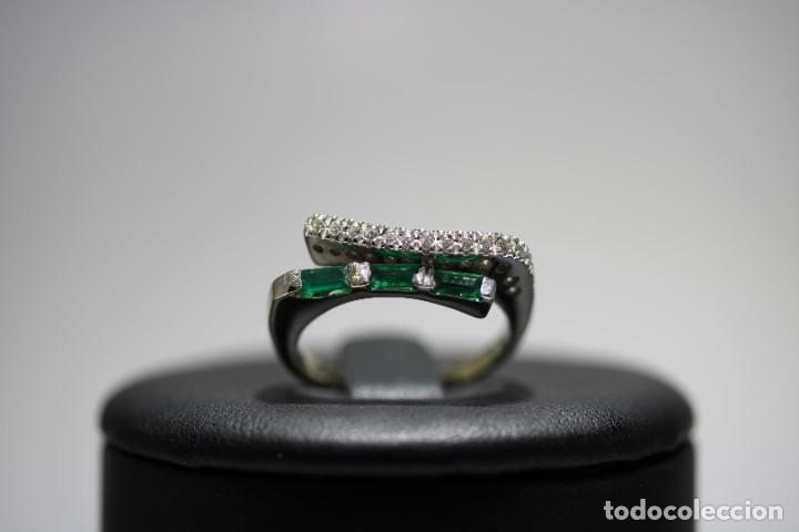 Joyeria: Anillo con esmeralda y diamantes - Foto 2