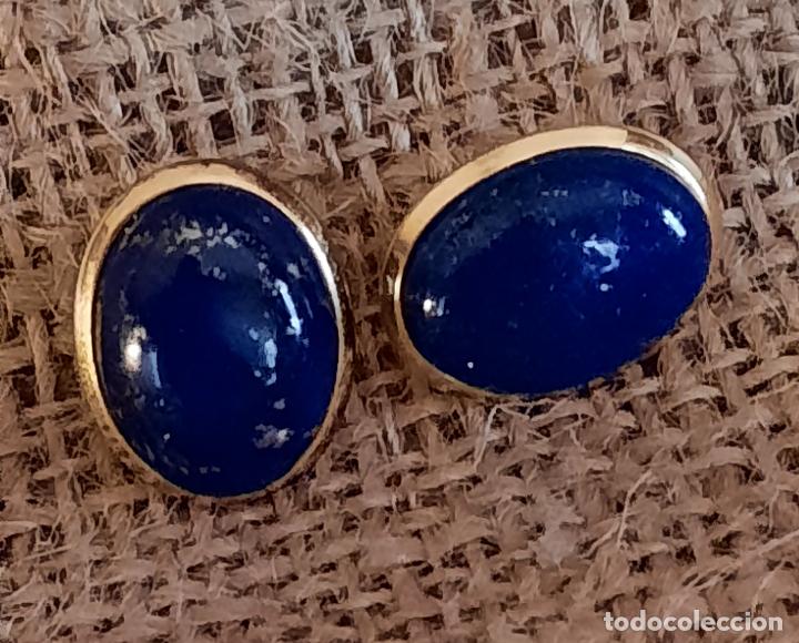 Gioielleria: PENDIENTES OVALADOS CON &Aacute;GATA AZUL Y CIERRE DE PRESI&Oacute;N.