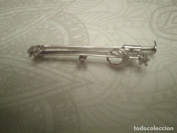 Joyeria: Broche de Plata de Ley con tres piedras. - Foto 1