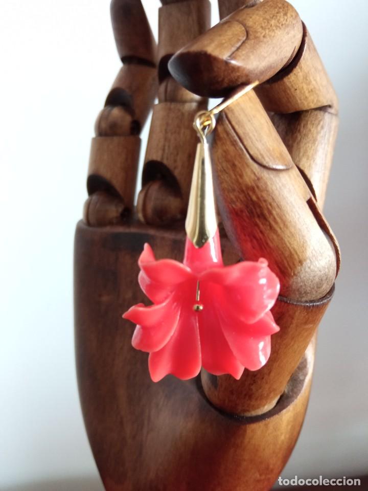 Joyeria: Pendientes de coral y engarces en ba&ntilde;o de oro de 18 Kl