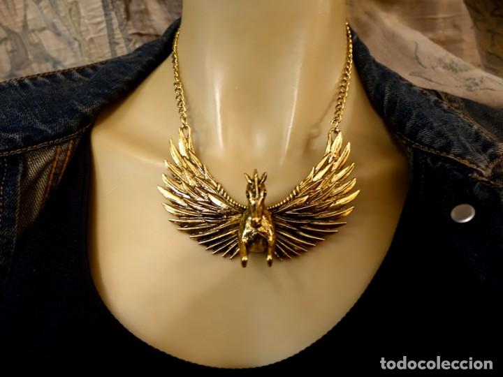 Joyeria: GARGANTILLA CON GRAN CABALLO ALADO EN RELIEVE - Foto 1