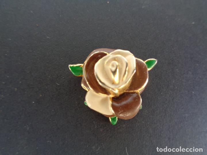 Joyeria: ALFILER DE PECHO CON ROSA ESMALTADA - Foto 1