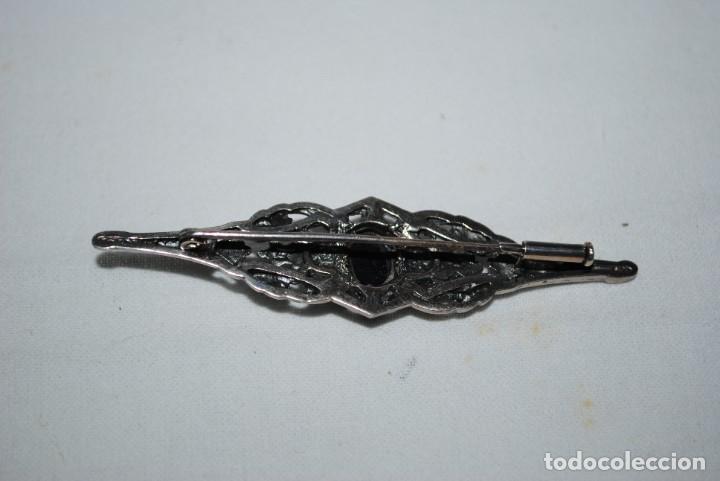 Joyeria: BROCHE ANTIGUO DE PLATA CON CARBUJON MORADO . - Foto 3