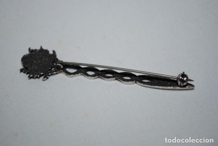 Joyeria: BROCHE DE PLATA EN FORMA DE FLOR DE LOTO . - Foto 3
