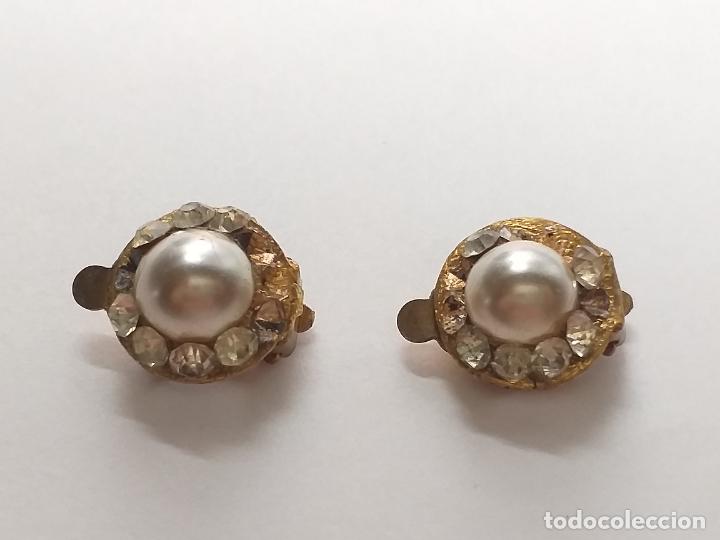 Joyeria: Pendientes de clips. Forma de flor. 1,5 cm de di&aacute;metro - Foto 1