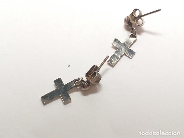 Joyeria: Pendientes. Forma de Cruz. Plateado. 1,5 cm de largo - Foto 5