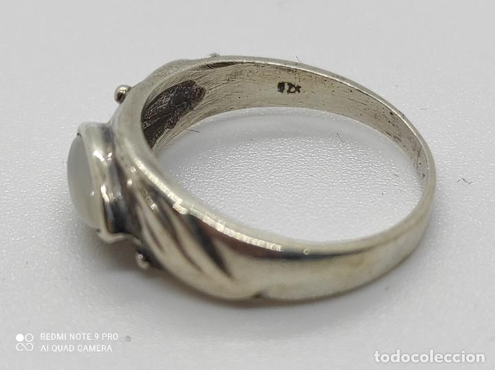 Joyeria: Bonito antiguo anillo en plata de ley con cabuj&oacute;n de cuarzo natural. - Foto 2