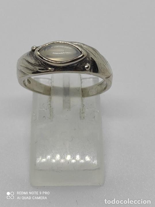 Joyeria: Bonito antiguo anillo en plata de ley con cabuj&oacute;n de cuarzo natural. - Foto 4