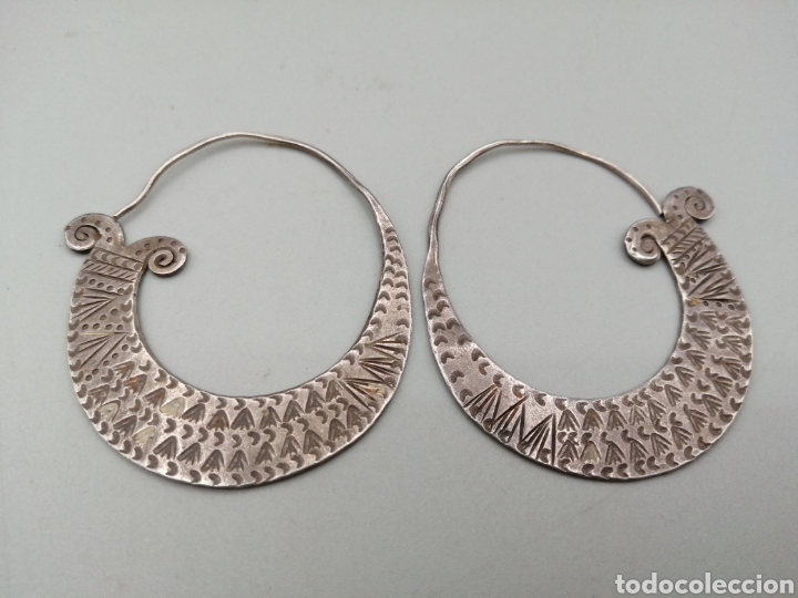 Joyeria: Antiguos pendientes &eacute;tnicos plata repujada - Foto 1