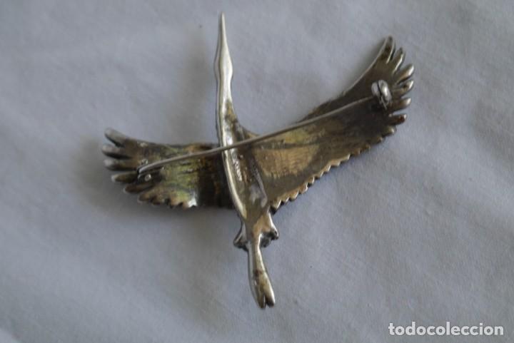 Joyeria: Broche de plata con marcasitas en forma de cigue&ntilde;a - Foto 3