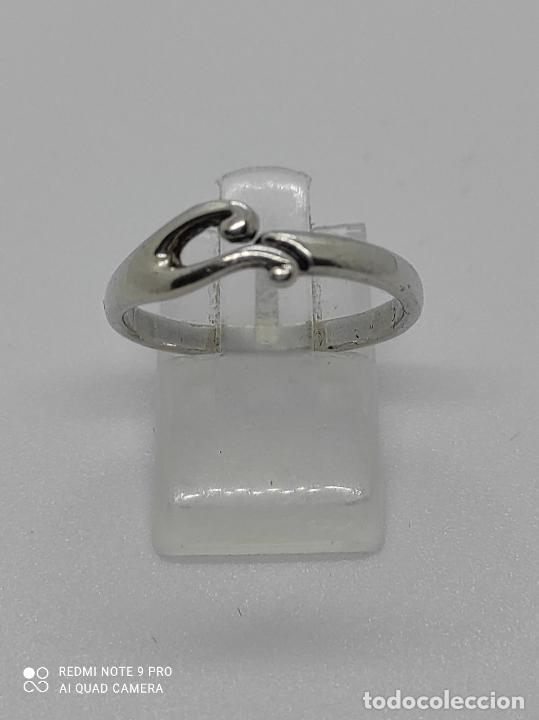 Joyeria: Original anillo antiguo en plata de ley con forma de ola. - Foto 2