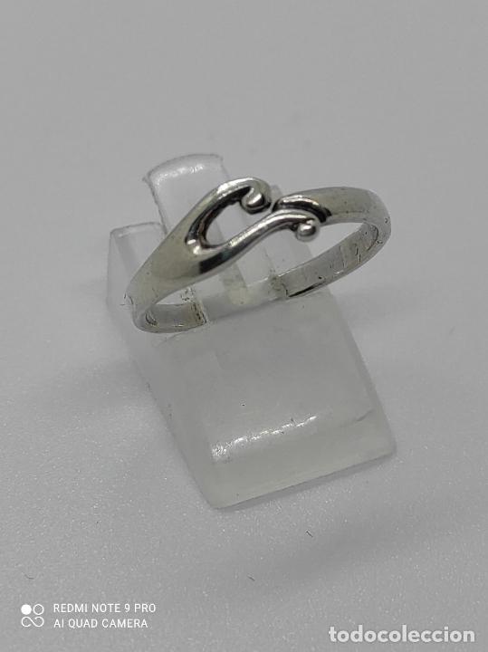 Joyeria: Original anillo antiguo en plata de ley con forma de ola. - Foto 3