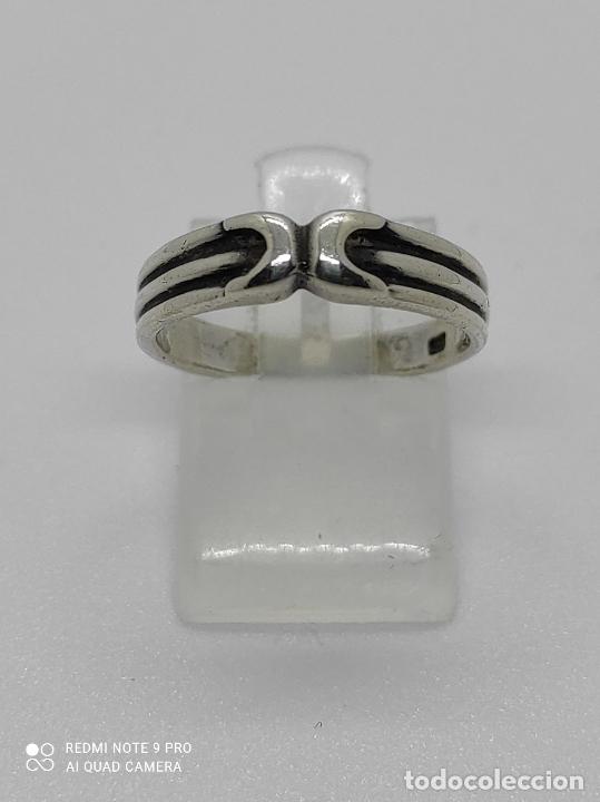 Joyeria: Original anillo antiguo en plata de ley de bellas formas. - Foto 1