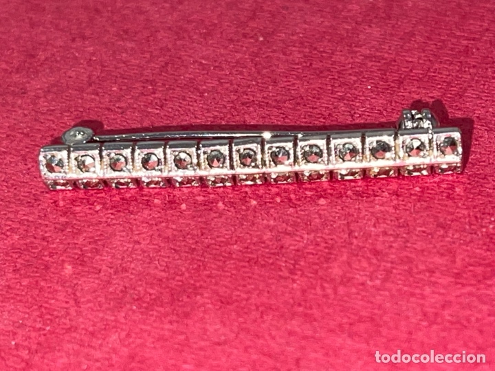 Joyeria: Broche en plata rodiada y marquesitas. Plata contrastada - Foto 3