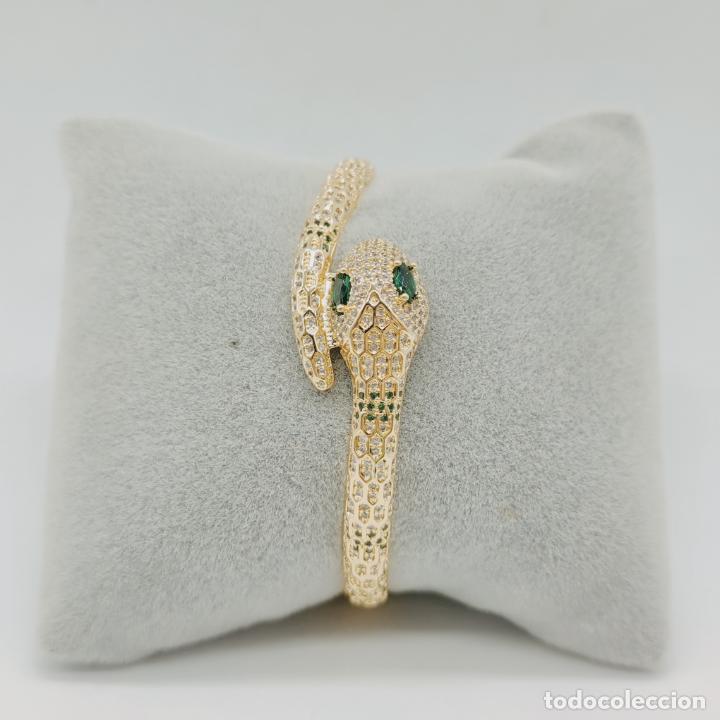 Joyeria: Elegante brazalete de lujo con forma de serpiente chapada en oro 18k y cuajado de circonitas . - Foto 9 - 277501123