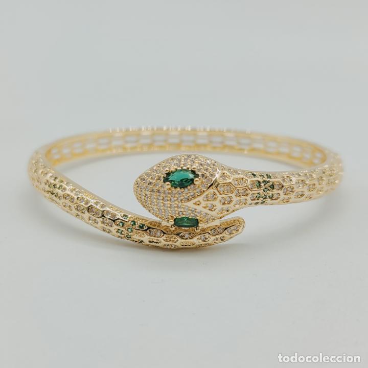 Joyeria: Elegante brazalete de lujo con forma de serpiente chapada en oro 18k y cuajado de circonitas . - Foto 1 - 277501123