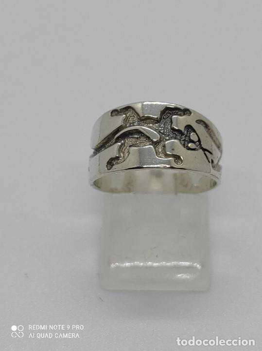 Joyeria: Original anillo en plata de ley con relieves en forma de lagarto. - Foto 5