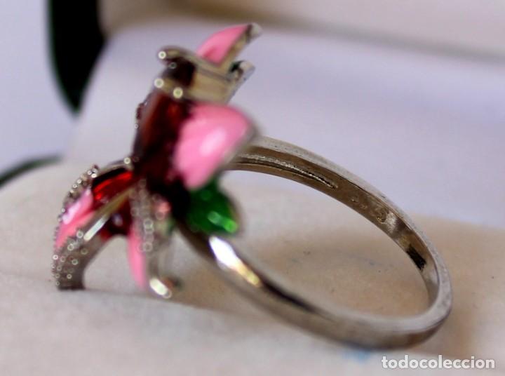 Joyeria: ANILLO FLOR CHAPADO EN PLATA CON ESMALTES SIMIL GRANATE - Foto 2