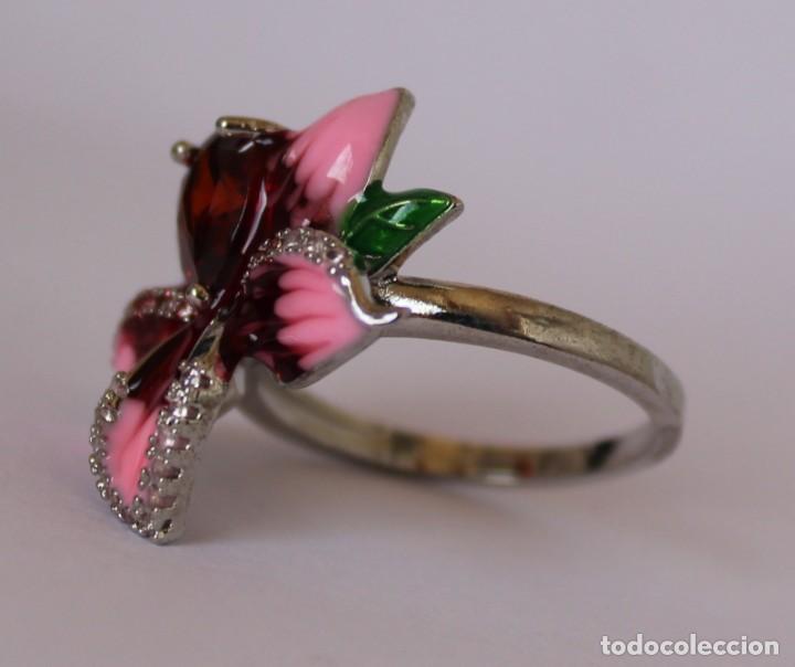 Joyeria: ANILLO FLOR CHAPADO EN PLATA CON ESMALTES SIMIL GRANATE - Foto 3