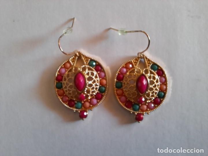 Joyeria: PAR DE PENDIENTES CON ADORNOS DIVERSOS COLORES - Foto 1