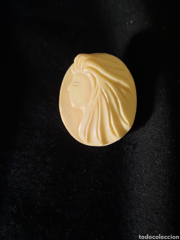 Schmuck: Broche celulosa antigua color marfil.
