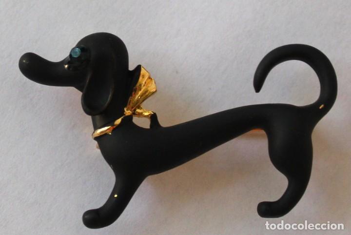 Joyeria: BROCHE PERRO SALCHICHA EN DORADO Y NEGRO - Foto 2