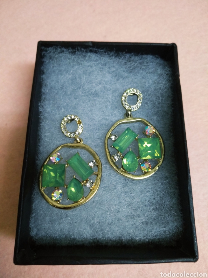 Jewelry: Preciosos pendientes dorados con Aventurinas