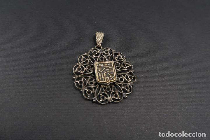 Joyeria: Antiguo Colgante de Metal - Foto 2