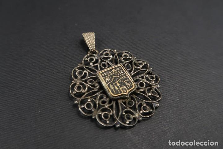 Joyeria: Antiguo Colgante de Metal - Foto 4