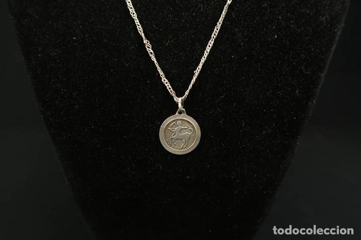 Joyeria: Antiguo Colgante con Cadena de Plata - Foto 3