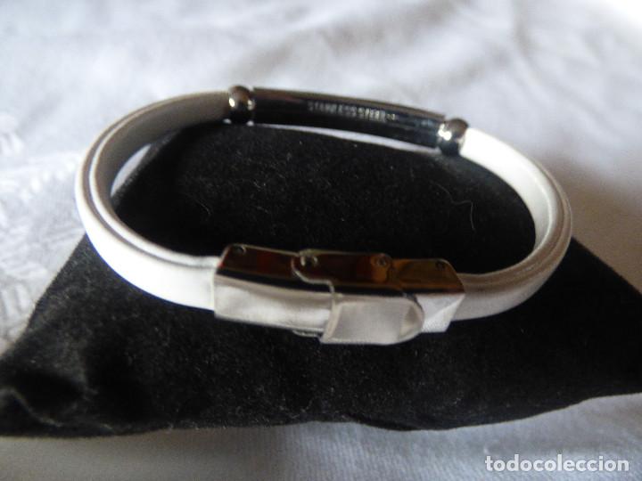 Joyeria: Pulsera ,simil piel y acero - Foto 2