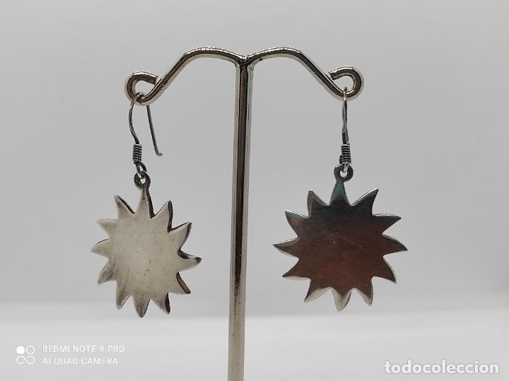 Joyeria: Preciosos pendientes antiguo en plata de ley contrastada con forma de sol. - Foto 2