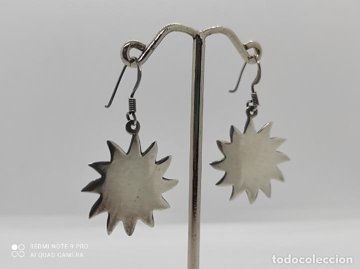 Joyeria: Preciosos pendientes antiguo en plata de ley contrastada con forma de sol. - Foto 1