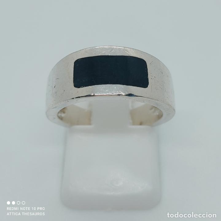 Joyeria: Anillo antiguo en plata de ley maciza con contrastes . - Foto 2