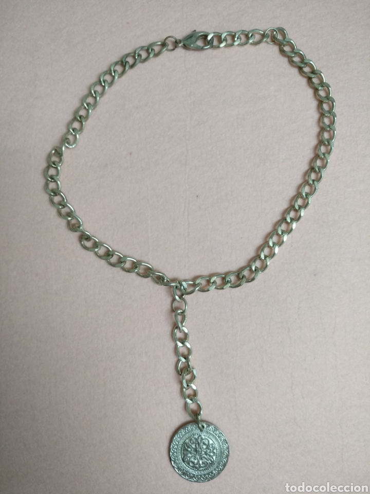 Joyeria: Preciosa cadena plateada con medallon - Foto 1
