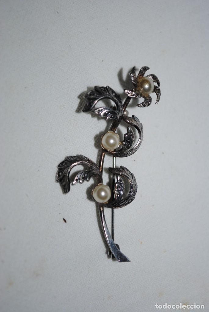 Joyeria: ANTIGUO BROCHE , EN FORMA DE RAMA , CON PERLAS . - Foto 1