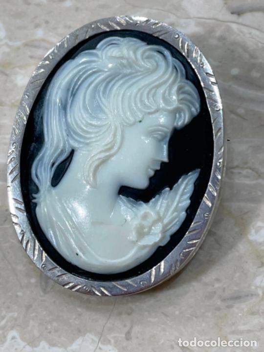 Joyeria: Broche antiguo camafeo de plata y pasta - Foto 1