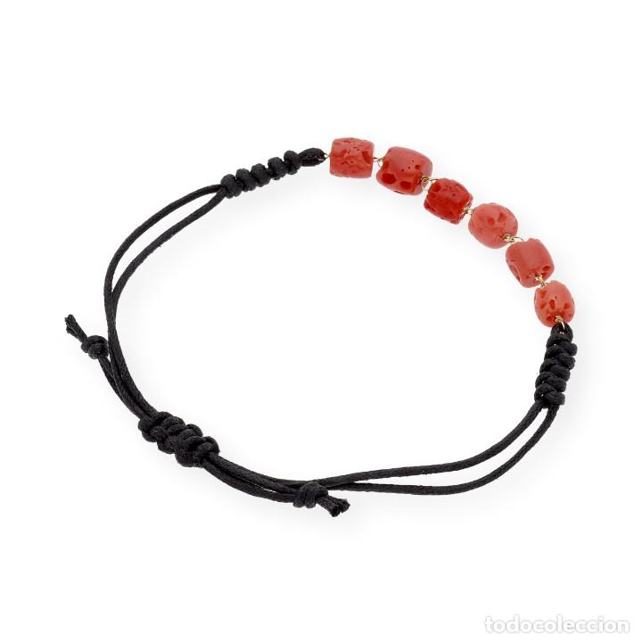 Joyeria: Pulsera macram&eacute;, oro amarillo 18kt y coral natural - Foto 5