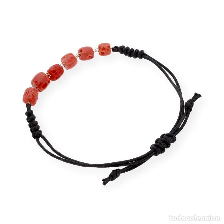 Joyeria: Pulsera macram&eacute;, oro amarillo 18kt y coral natural - Foto 4