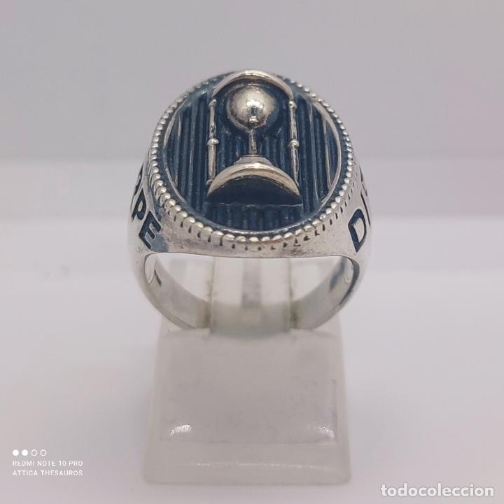 Joyeria: Magnífico anillo antiguo en plata de ley maciza con reloj de arena en relieve y mensaje CARPE DIEM . - Foto 2 - 292306903
