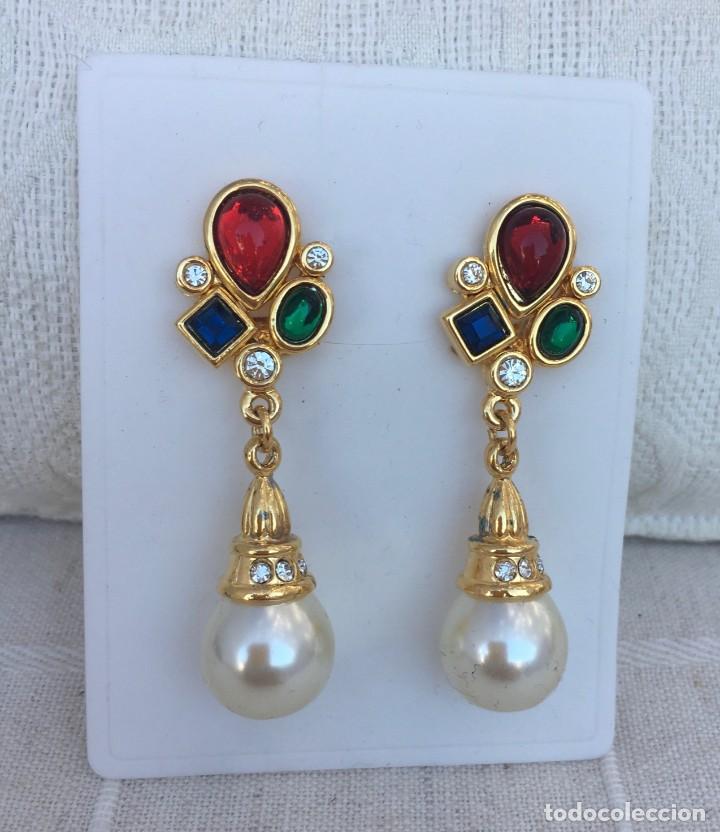Gioielleria: Pendientes dorados de clip con pedrer&iacute;a y perla de imitaci&oacute;n. Bisuter&iacute;a a&ntilde;os 80 a estrenar.