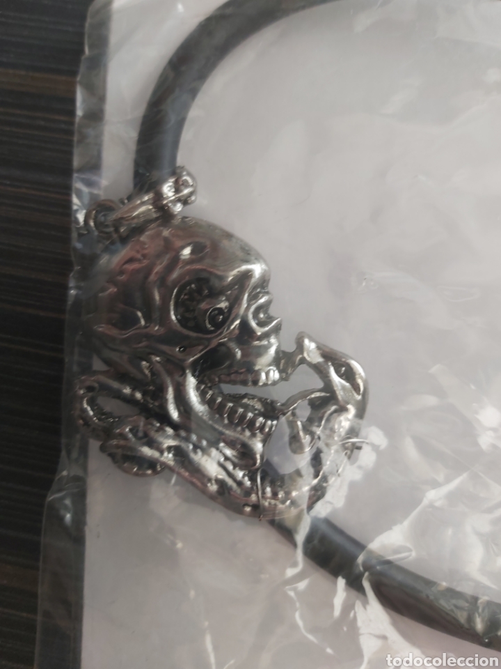 Joyeria: COLGANTE CALAVERA BESA SERPIENTE - Foto 1