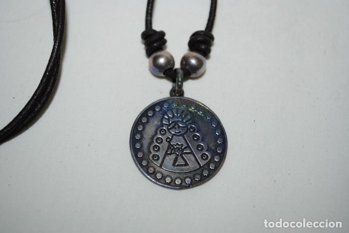 Joyeria: MODERNO COLGANTE VIRGEN DEL ROCIO . - Foto 2