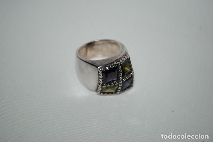 Joyeria: ANILLO DE PLATA CON CUATROS PIEDRAS . - Foto 2