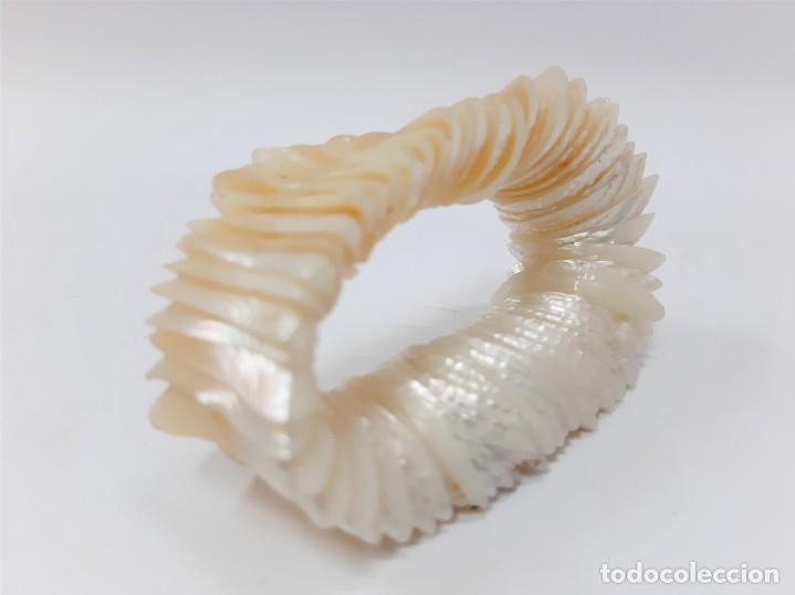 Joyeria: Pulsera vintage de conchas de n&aacute;car - Foto 2