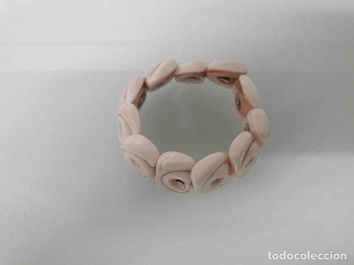Joyeria: PULSERA DE CONCHAS DE COLOR MARFIL - EXTENSIBLE - Foto 2