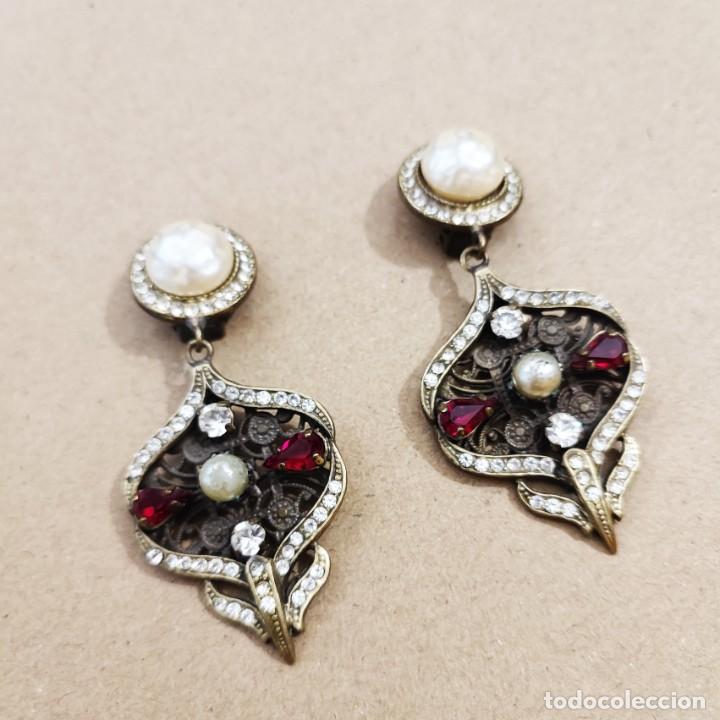 Joyeria: Il Gioiello di Firenze/ Pendientes joya met&aacute;licos con pedrer&iacute;a